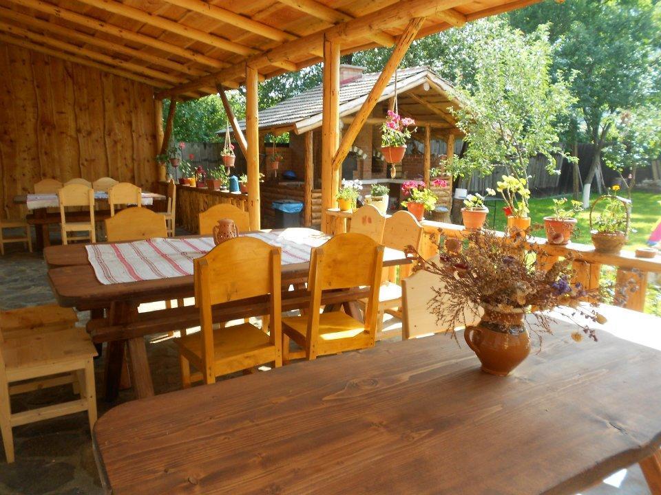 Hotel Sura Pietrei Craiului Zărneşti Zewnętrze zdjęcie