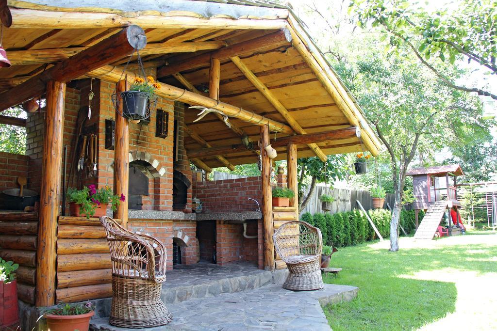 Hotel Sura Pietrei Craiului Zărneşti Zewnętrze zdjęcie